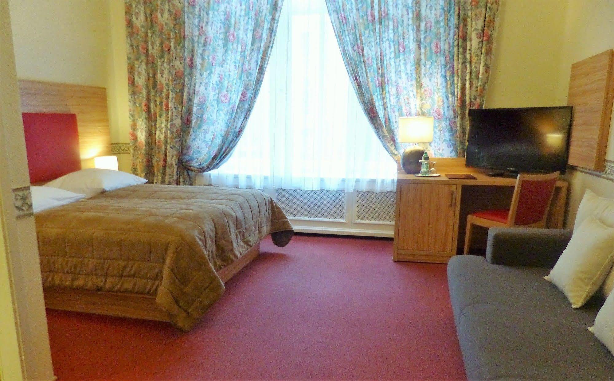 ברלין Hotel Pension Savoy Near Kurfuerstendamm מראה חיצוני תמונה