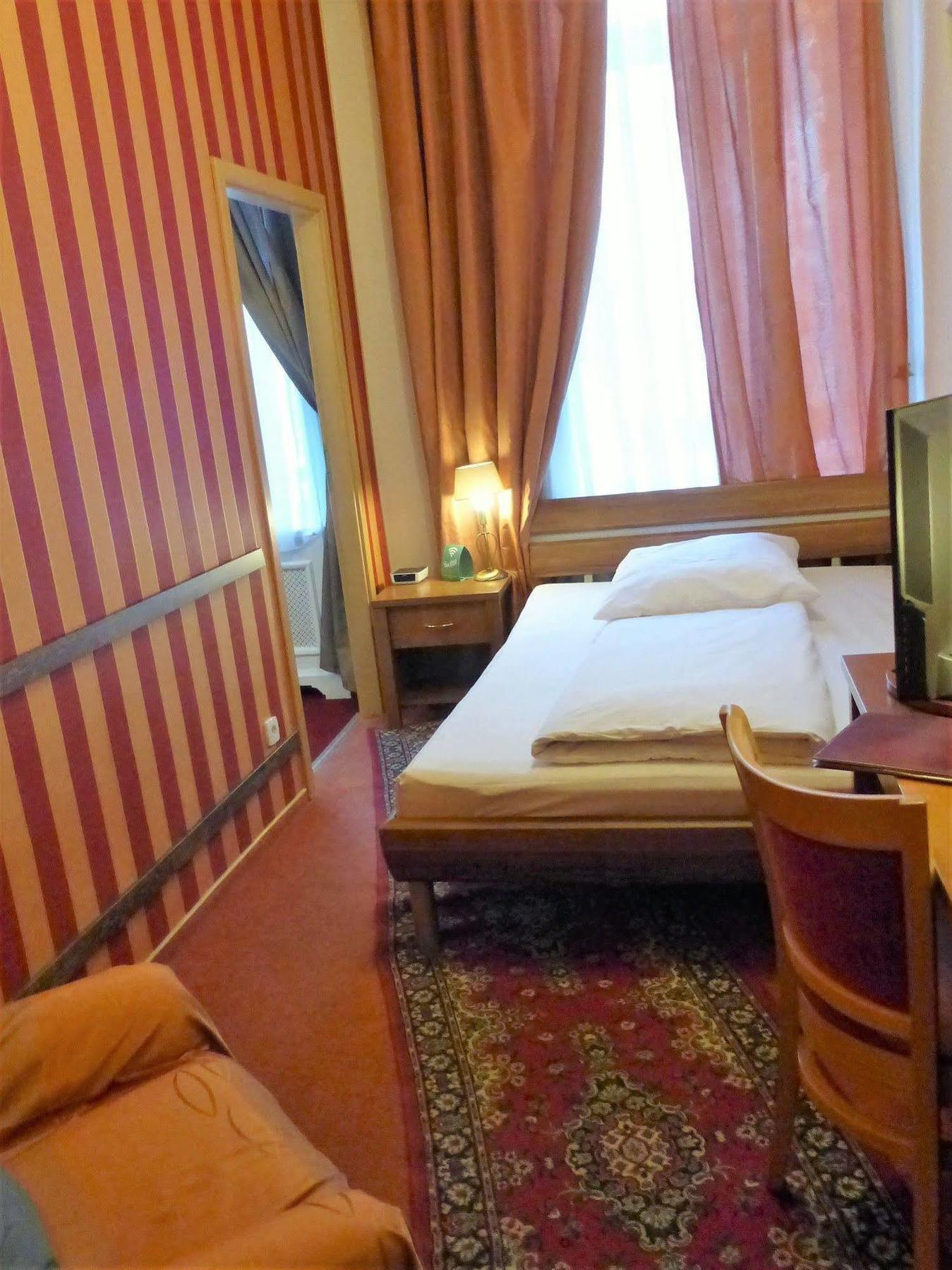 ברלין Hotel Pension Savoy Near Kurfuerstendamm מראה חיצוני תמונה