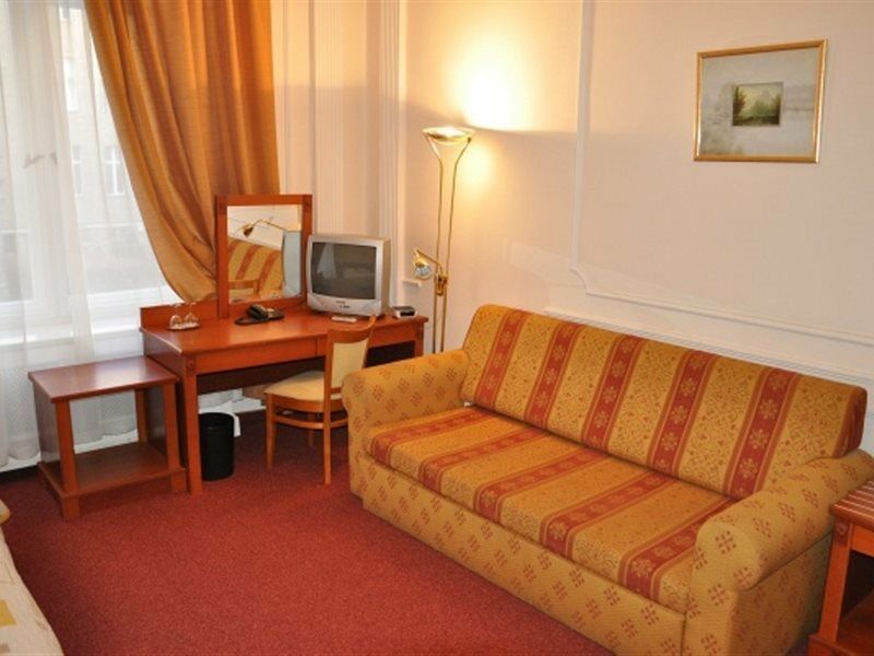 ברלין Hotel Pension Savoy Near Kurfuerstendamm מראה חיצוני תמונה