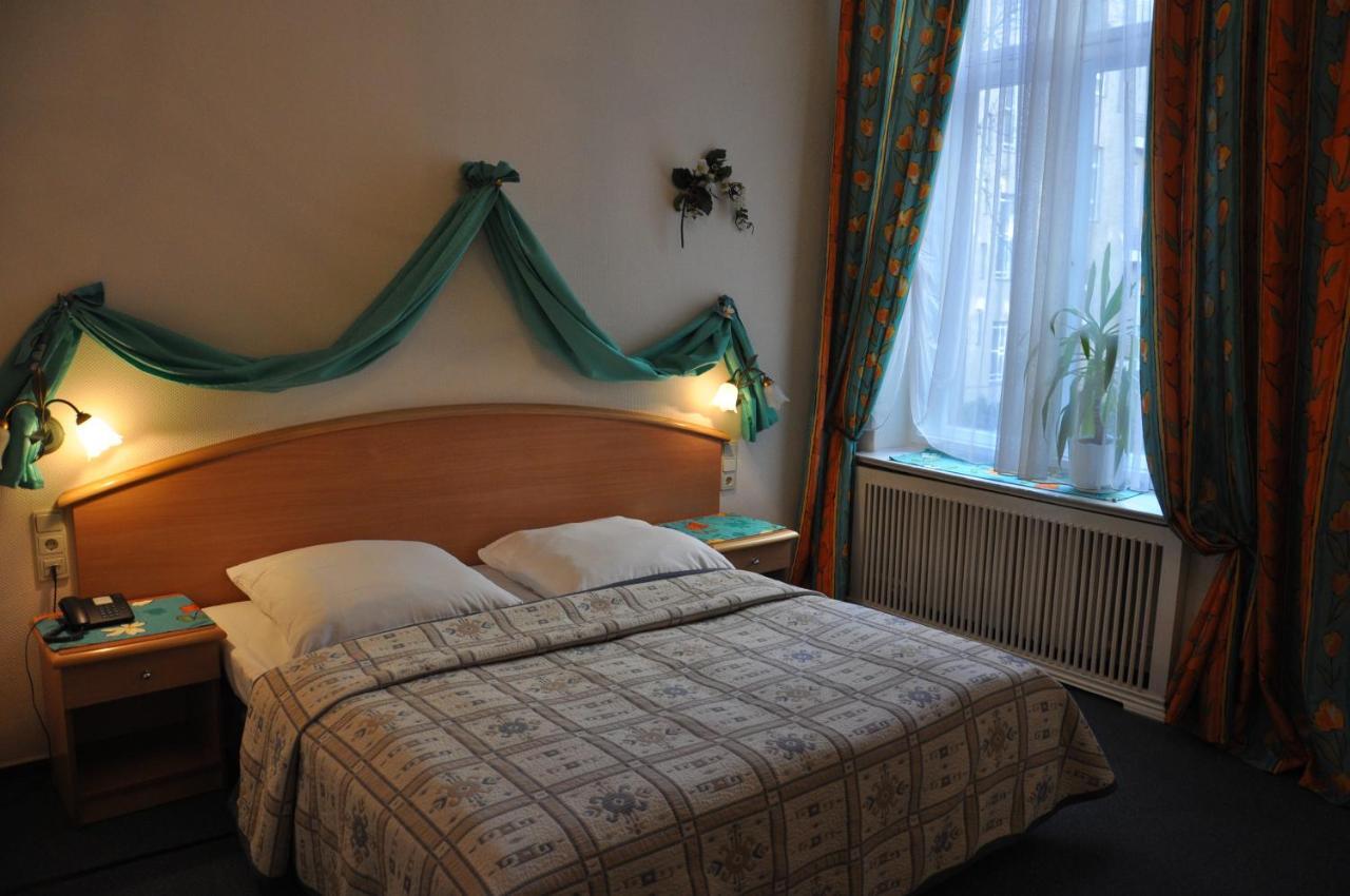 ברלין Hotel Pension Savoy Near Kurfuerstendamm חדר תמונה